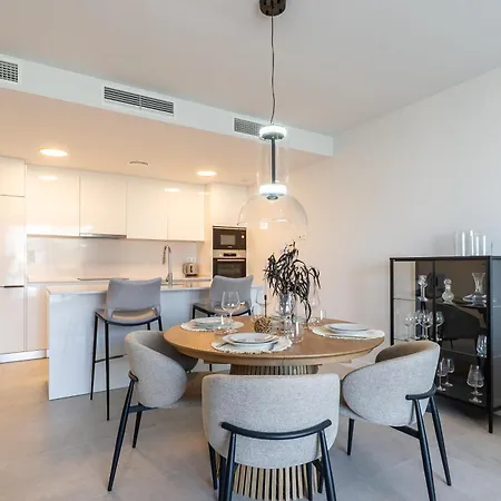 Modern With Sea View And Terrace إِستيبونا