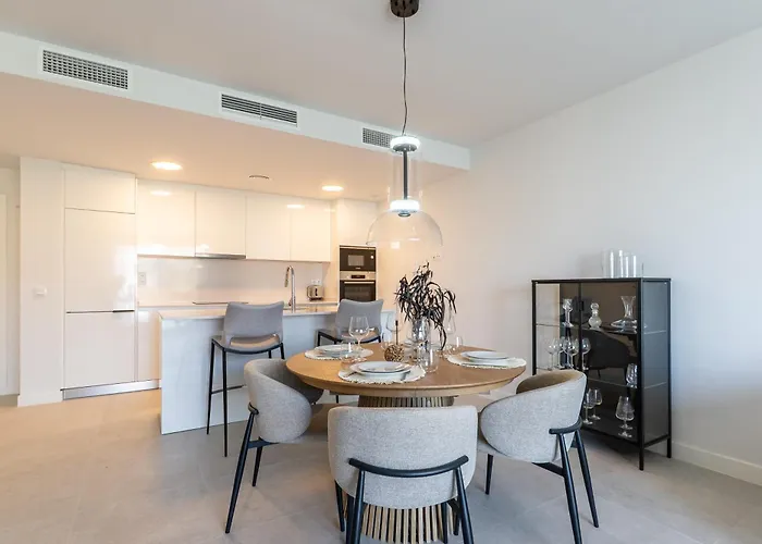 Modern With Sea View And Terrace إِستيبونا